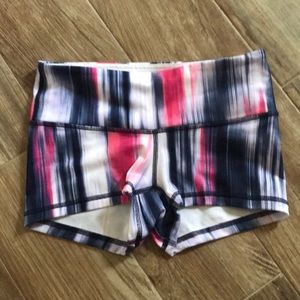 Lululemon boogie shorts size 4